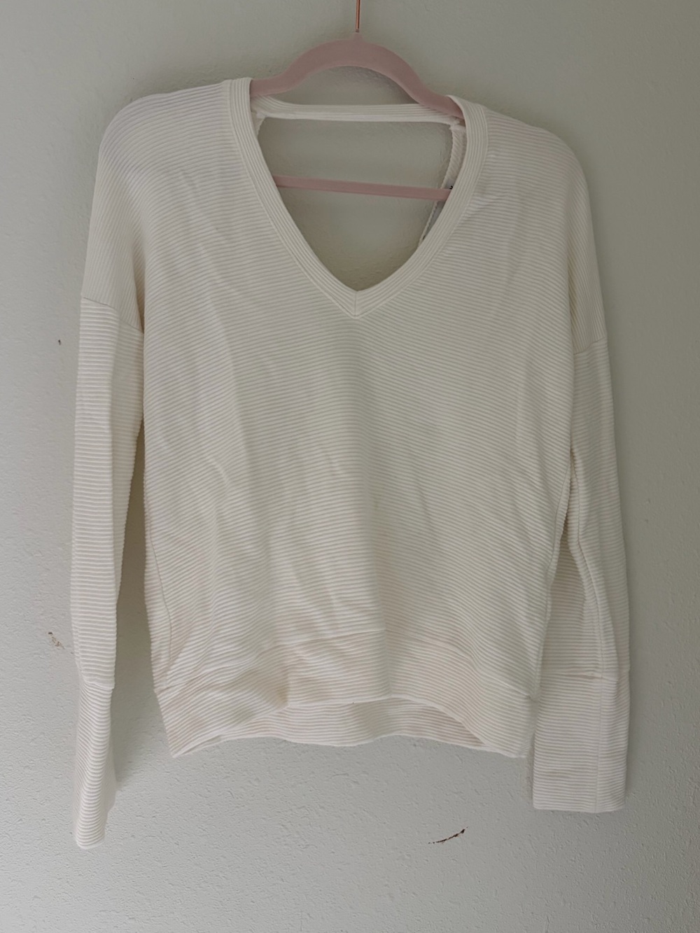 Cream Colored V-Neck Open Back Ribbed Sweater from Red Haute Size Medium